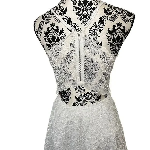 Emerald Sunday Glitter Lace Layered Hem Zippered Racerback Wedding Dress - Picture 7 of 10